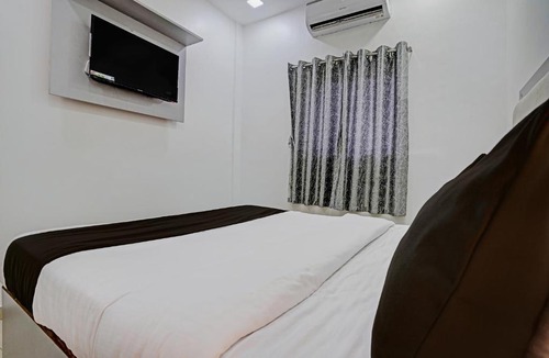 Mumbai Hotel | Capital O PARK RESIDENCY