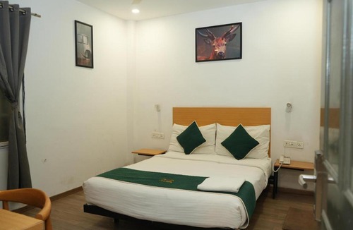 Allahabad Hotel | CAREs INN