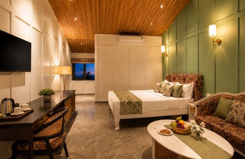 Abu Road Resort | Casa Aura Resort Mount Abu