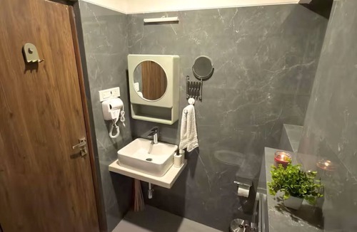 Kalina Apartment | Casa kaleido 2BHK near BKC/NMACC/Gym access