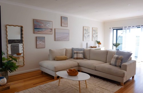 Carrum Apartment | Casa Mar, where the scent of the sea meets pure relaxation.
