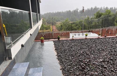Ratnagiri House | Casa Oceanus - Sea Facing Forest View Room - Ganpatipule