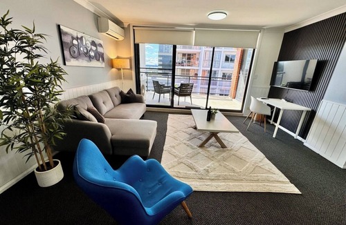 Parramatta Apartment | Central Parramatta 2BR | Steps from Train and Shops