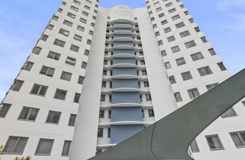 Caloundra Apartment | Centrepoint 31 Ocean Views, Walk To Bulcock Beach