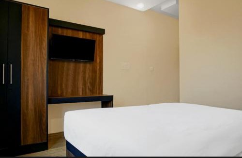 Varanasi Hotel | Chandraprabha Hotel and Banquet, Varanasi
