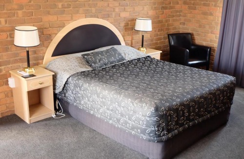 Cobram Hotel | Charles sturt motor inn
