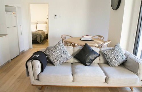 Richmond North Apartment | Charming 2BDR Apartment in Richmond close to MCG
