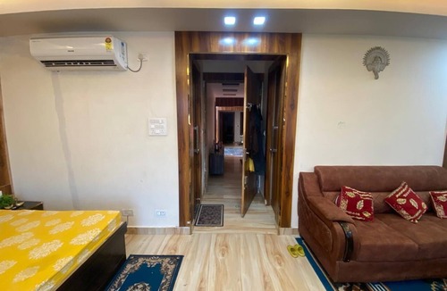 Allahabad Bed & Breakfast | Charming bedroom in wonderful Prayagraj with AC, WiFi