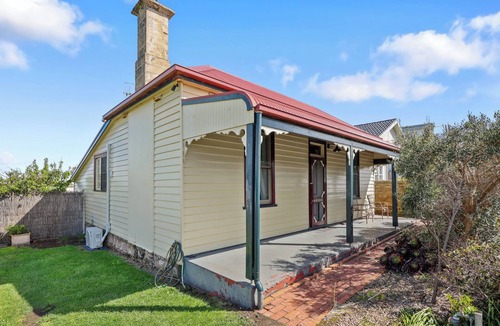Warrnambool Cottage | Charming Heritage cottage, pet-friendly, walk to beach and coastal attractions