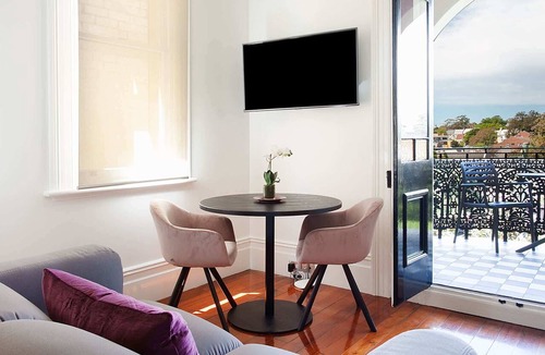 Glebe Apartment | Charming Studio With Balcony in Inner-City Glebe