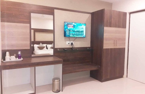 Manapakkam Hotel | Citi Luxe Hotel