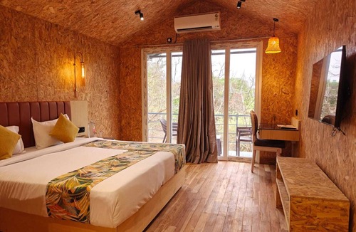 Pachmarhi Resort | Citrus Prime Hill Queen Resort