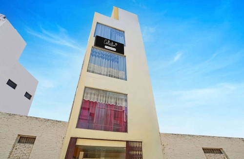 Civil Lines House | Classic Prayagraj Bus Stop Sonica Gold