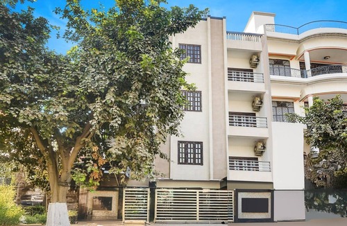 Allahabad House | Classic with Balcony Gol Park Atala