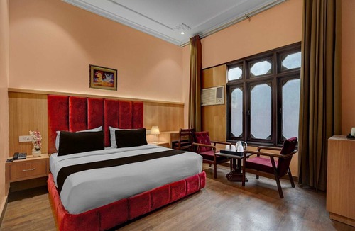 Vyttila House | Classic With Twin Bed Clubhouse Vytilla Kochi