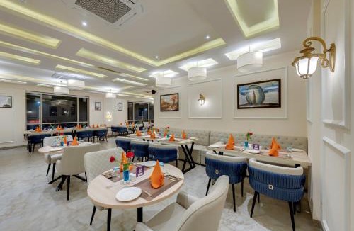 Varanasi Hotel | Click Collection Grand Gateway Varanasi