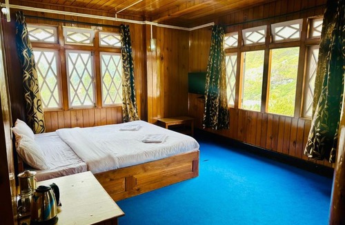 Lachung Hotel | Cliff View Residency Lachung
