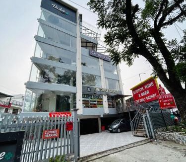 Bullawala Hotel | Clover Inn