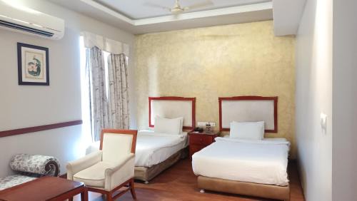 Raipur Hotel | Club Paraiso