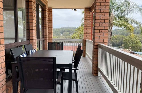 Batehaven House | Coastal Family Home Close to Beach