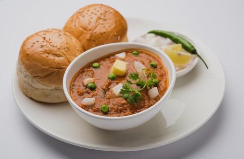 Vadodara Hotel | Collection O Dandiya Bazar Formerly Vrundavan Residency