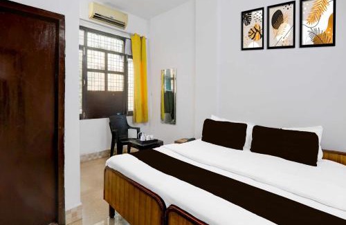 Indira Nagar Hotel | Collection O Insaf Nagar Munshipuliya