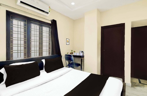 Hyderabad Hotel | Collection O Kothapet Near Omini