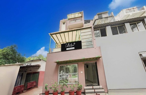Gandhinagar House | Collection O Metro Station Gandhinagar