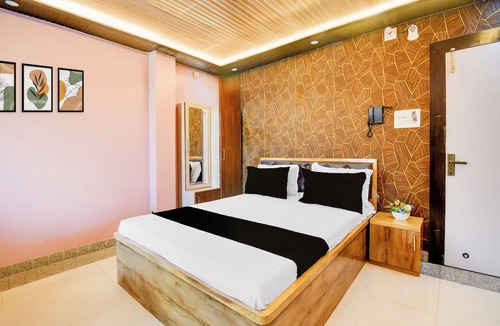 Tarapith Hotel | Collection O Tarapith Railway Junction
