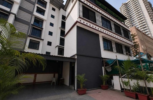 Bhayandar East Hotel | Collection O Vasai Creek Formerly Sri Sai Regency