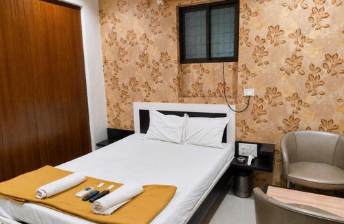 Bhayandar East Hotel | Collection O Vasai Creek Formerly Sri Sai Regency
