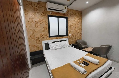 Bhayandar East Hotel | Collection O Vasai Creek Formerly Sri Sai Regency