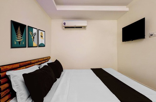 Perungalathur Hotel | CollectionO Guduvancheri Railway Station