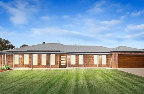 Moama House | Comfort on Clarke