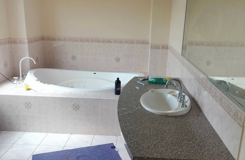 Point Cook House | Comfortable 5 Bedroom House Point Cook