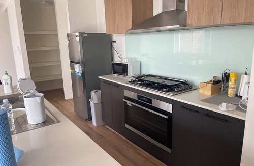 Byford House | Comfortable Getaway for Families & Groups