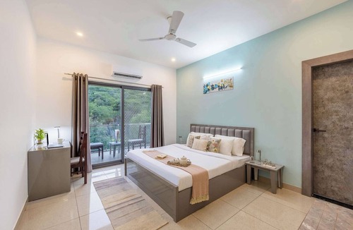 Bedla Apartment | Comfy 2BHK at Lakecity Apartments by Viraalay