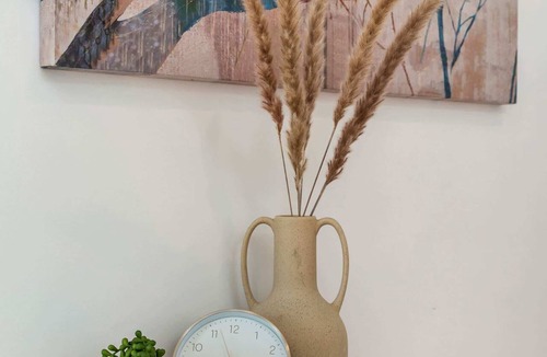 Carnegie Apartment | Comfy Studio with Shared Backyard near Racecourse