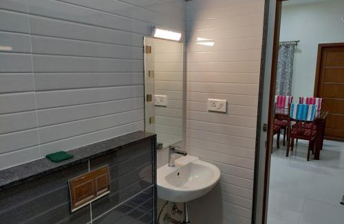 Bengaluru Apartment | Corner home, 2BHK with good privacy, parking