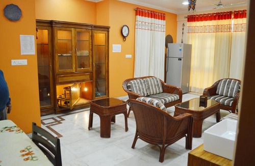 Gomti Nagar House | Corporate Apartments "ISH Atithya Homestay" with Modular Kitchen and various amenities in Lucknow, IN