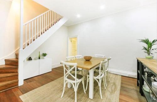 Pyrmont House | Cosy Cottage Funky ICC Darling Harbour Sydney
