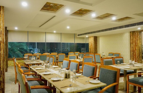Vrindavan Hotel | Country Inn Vrindavan