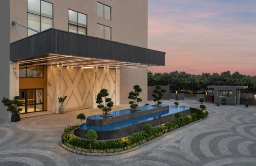 Ghaziabad Hotel | Courtyard by Marriott Ghaziabad India