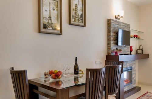 Sector 58 Apartment | Cozy 2BHK Apartment with highspeed WiFi and private kitchen near Golf Course Road, Gurgaon