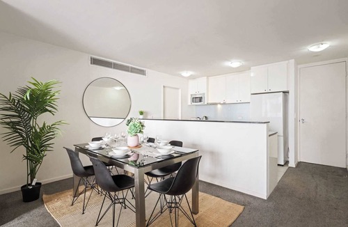 Sydney Central Business District Apartment | Cozy 2BR Apartment Steps from Darling Harbour
