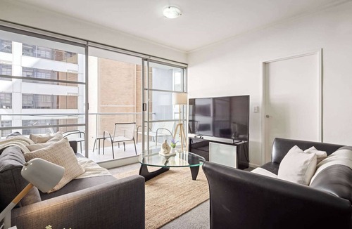 Sydney Central Business District Apartment | Cozy 2BR Apartment Steps from Darling Harbour