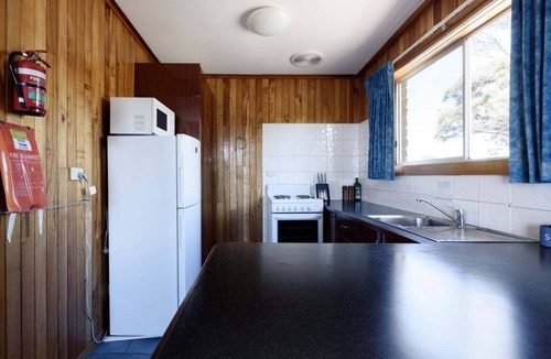 Four Mile Creek House | Cozy White Sands Escape | Steps to the Shore