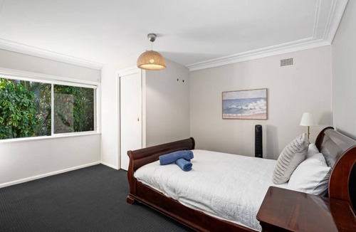Central Coast House | Creek Side Hideaway – Waterfront, Sleeps 10, Pet friendly