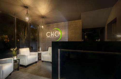 St Kilda West Hotel | Crest on Park