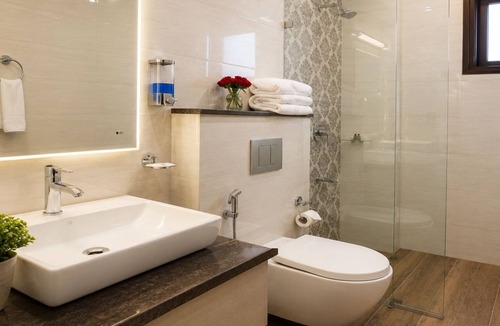 Jasola Hotel | Crestmont Nirvana
